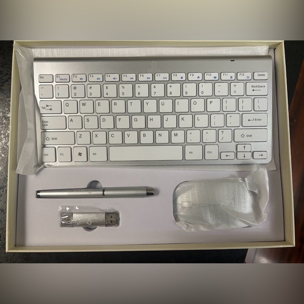 Sleek Wireless White Keyboard and Mouse Combo